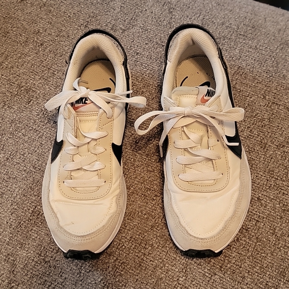 COPY - Nike women's tennis shoe